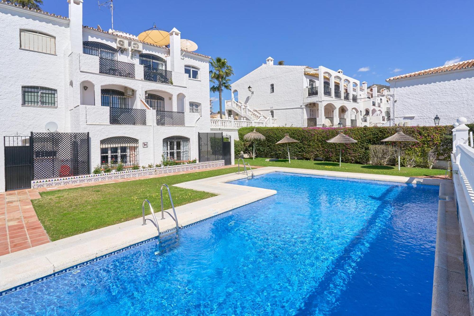 Casa Lena Town House With Pool Villa Нерха Екстериор снимка