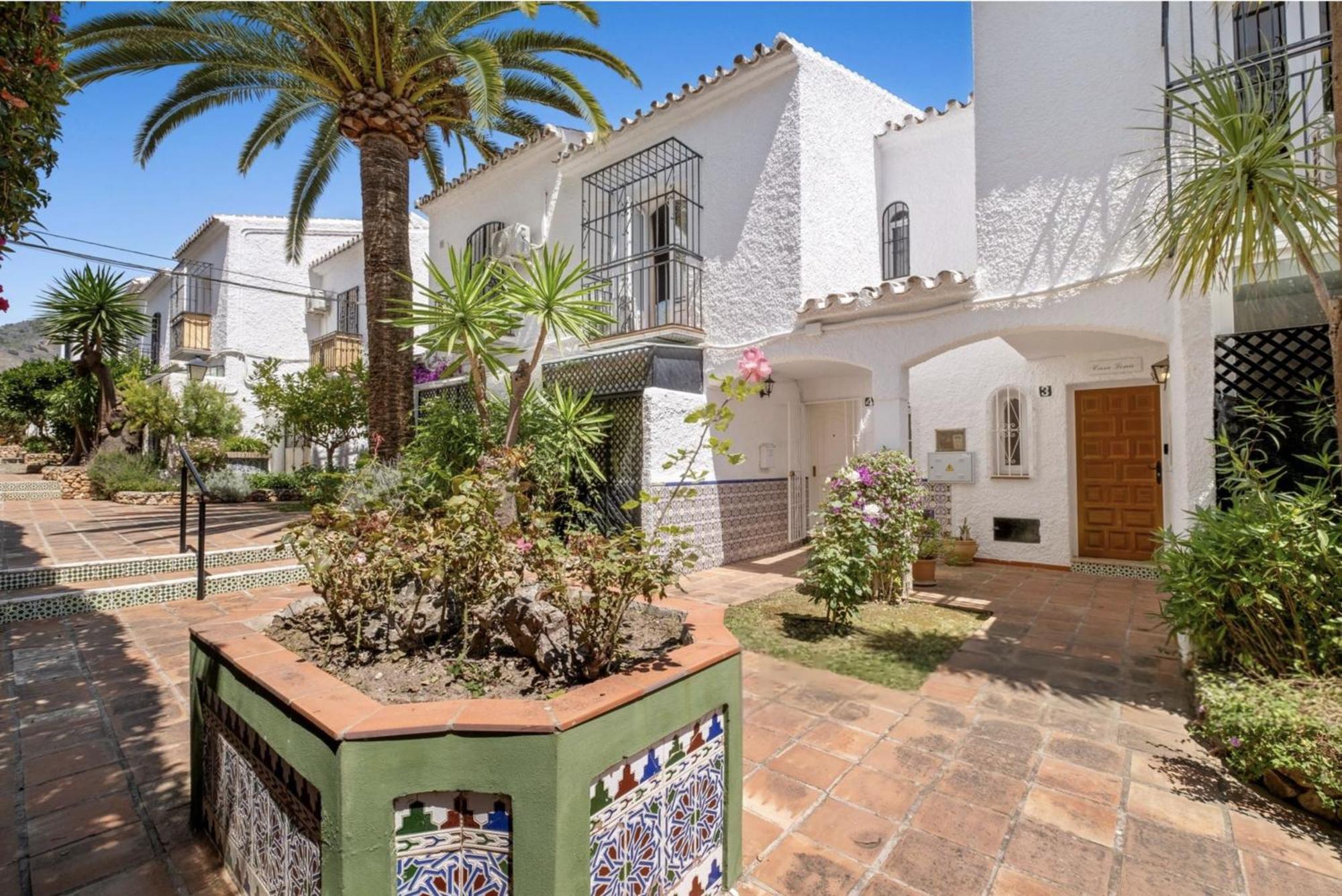 Casa Lena Town House With Pool Villa Нерха Екстериор снимка